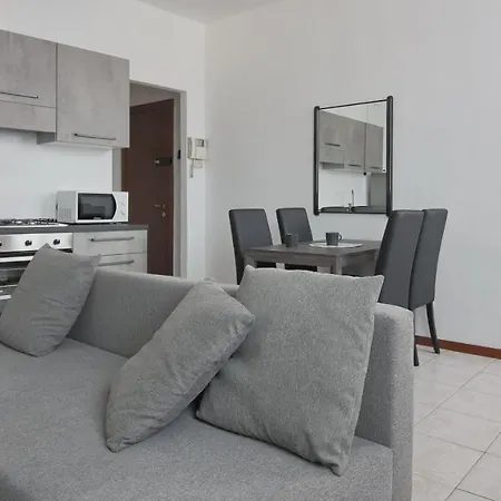 Italianway - Piazza Amendola 14 * Como