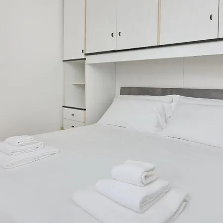 Italianway - Piazza Amendola 14 * Como